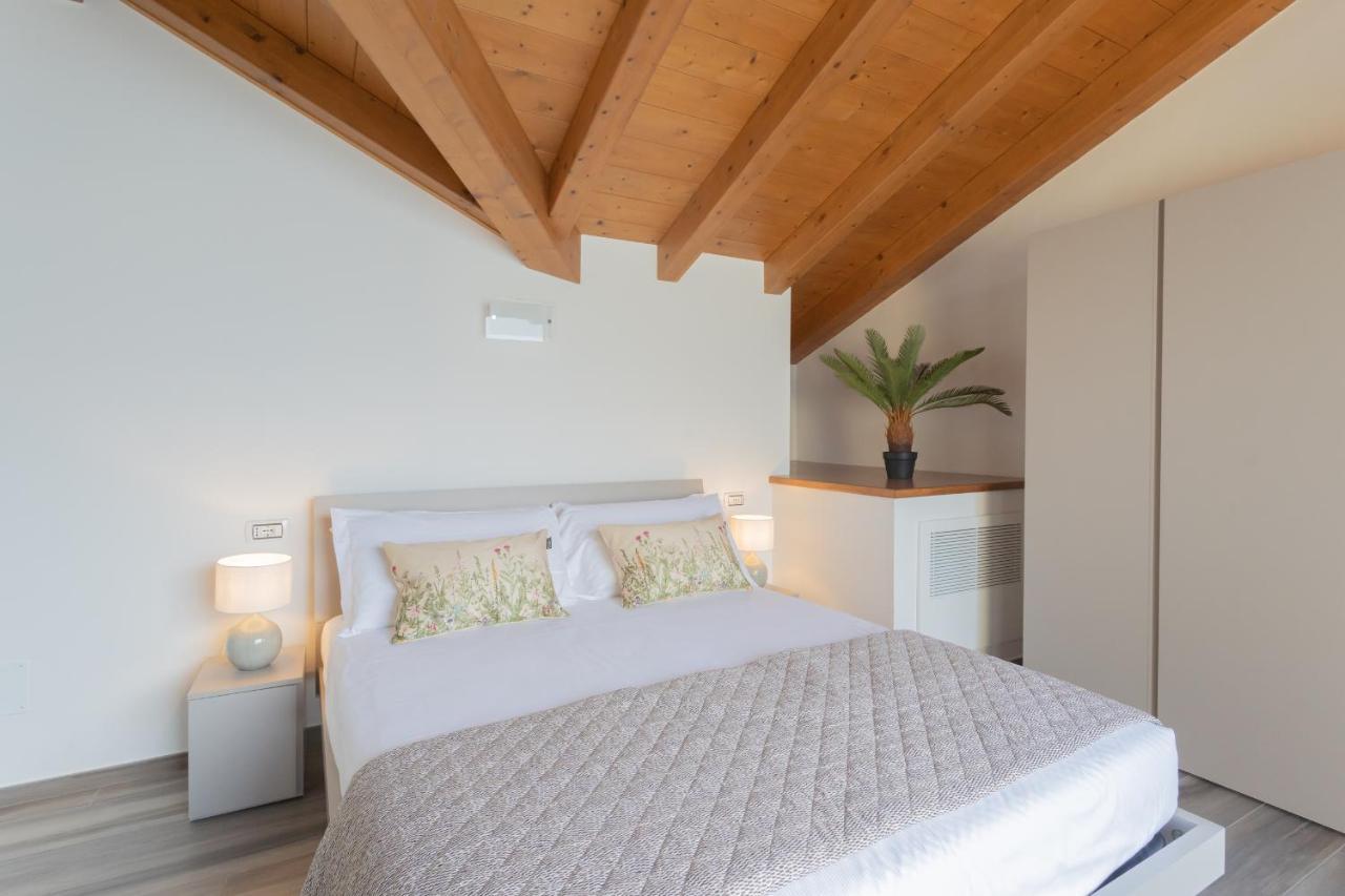 Dream Lake Apartments Lake View - Private Beach By Rent All Como Lezzeno Exterior foto