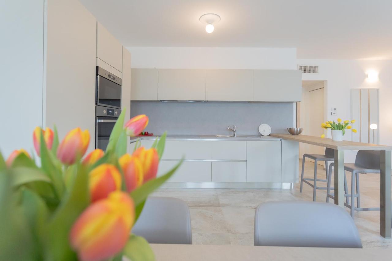 Dream Lake Apartments Lake View - Private Beach By Rent All Como Lezzeno Exterior foto